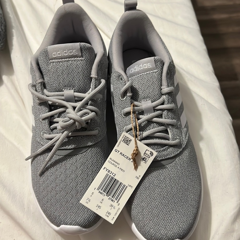 Adidas QT racer 2.0 size 7 1/2 women